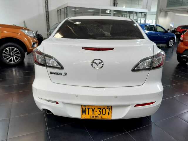 Exterior MAZDA 3  BLANCO NEVADO BICAPA