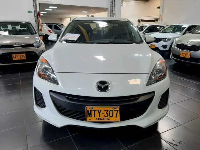 Exterior MAZDA 3  BLANCO NEVADO BICAPA