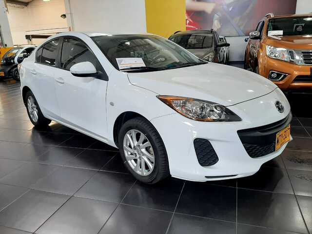 Exterior MAZDA 3  BLANCO NEVADO BICAPA